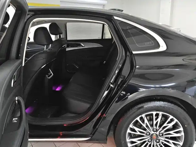 Hongqi H5 — Фото автомобиля 11