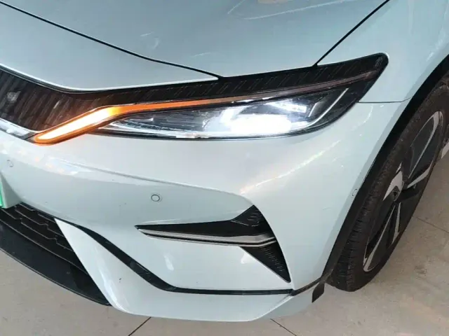 BYD Song L EV — Фото автомобиля 23