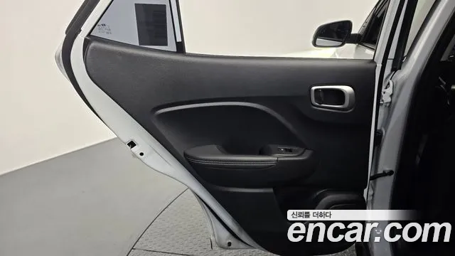 Hyundai Venue — Фото автомобиля 14