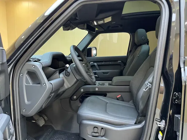 Land Rover Defender — Фото автомобиля 4