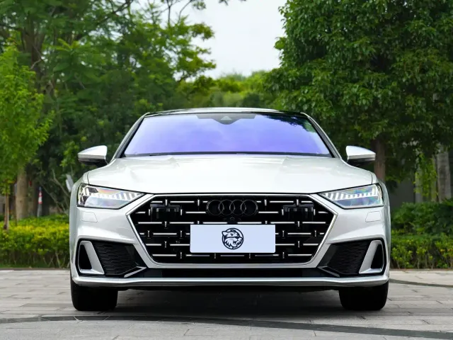 Audi A7L — Фото автомобиля 2