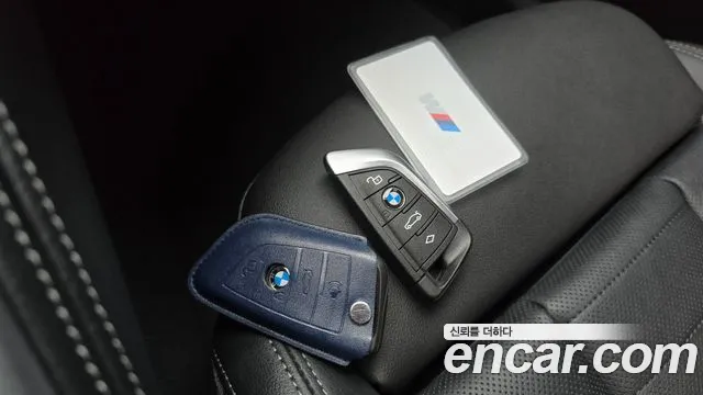 BMW i4 — Фото автомобиля 17