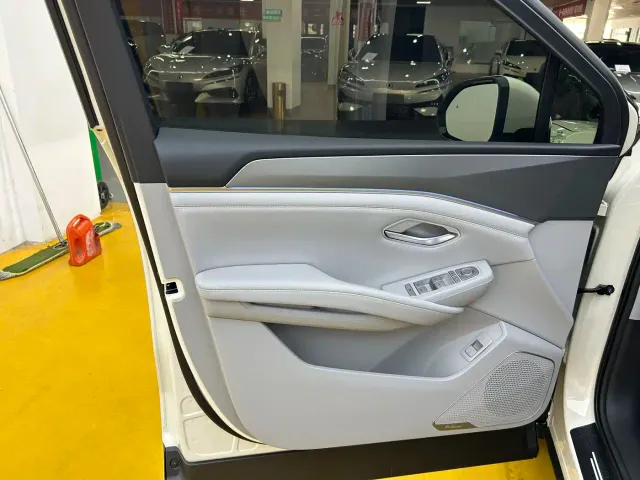 BYD Song Ultra — Фото автомобиля 4