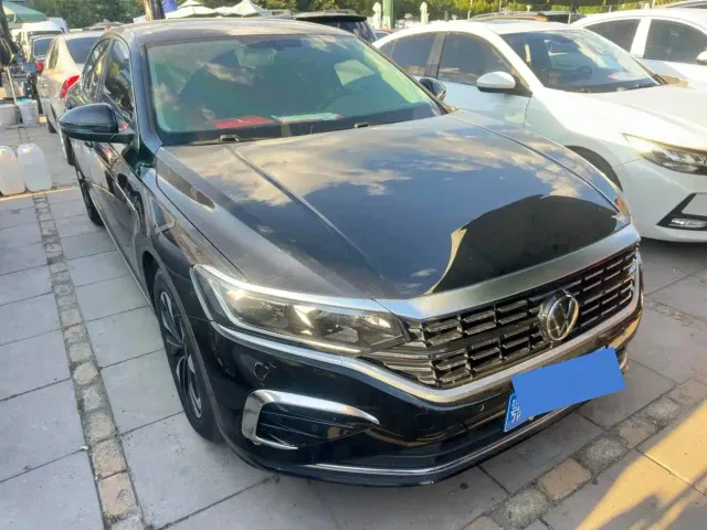 Volkswagen Passat — Фото автомобиля 3