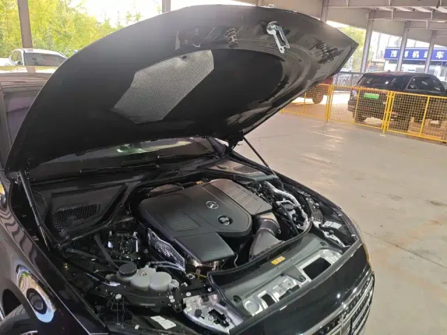 Mercedes-Benz E-Class — Фото автомобиля 12