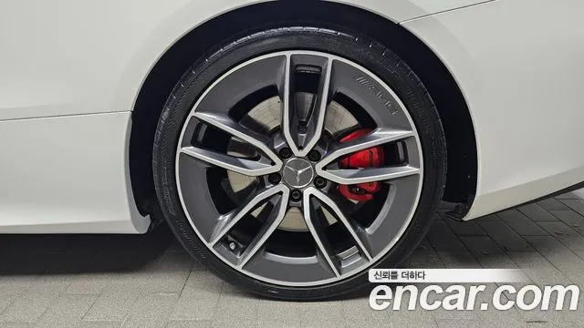 Mercedes-Benz E-Class — Фото автомобиля 5