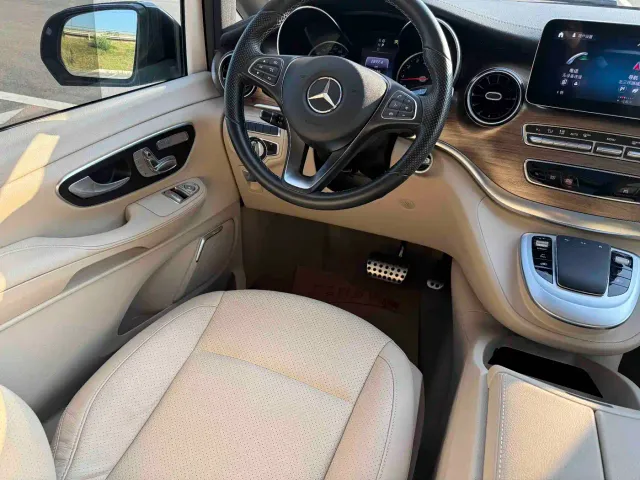 Mercedes-Benz V-Class — Фото автомобиля 22