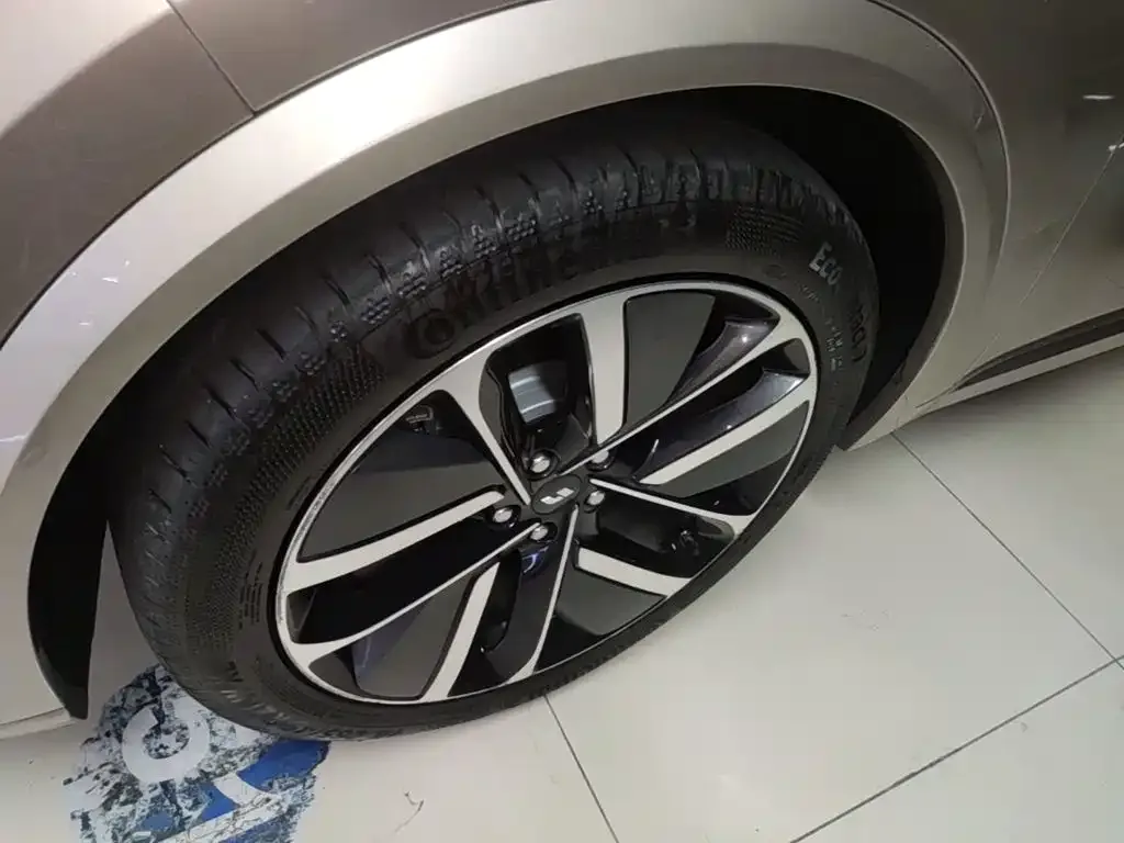 Li Auto Li Xiang L9 2023 Model Pro — Фото автомобиля 22