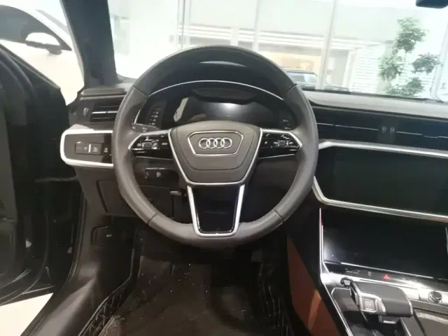 Audi A6L — Фото автомобиля 14