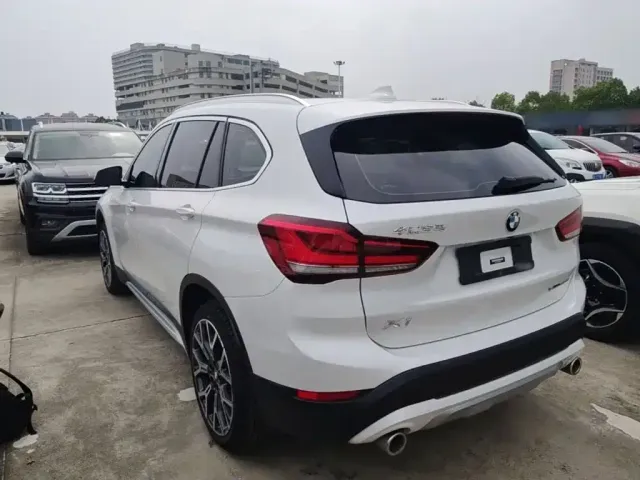 BMW X1 — Фото автомобиля 4