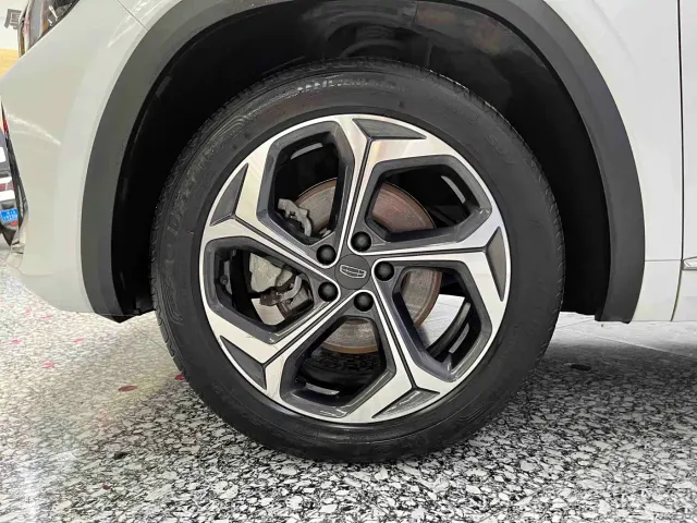 Geely Xingyue L — Фото автомобиля 15