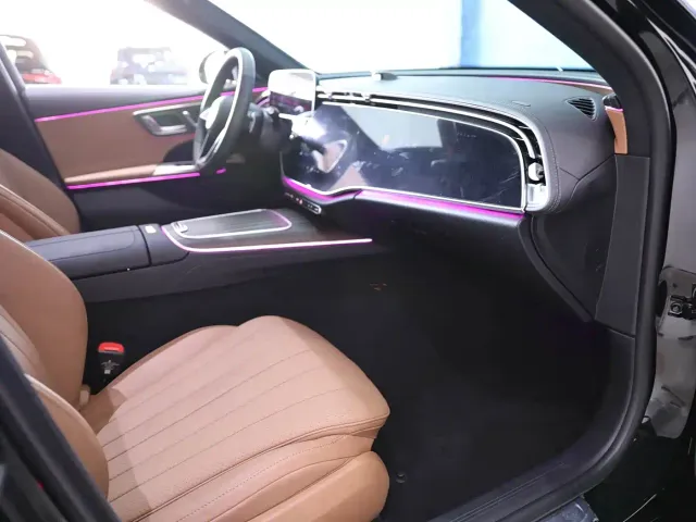 Mercedes-Benz E-Class — Фото автомобиля 14