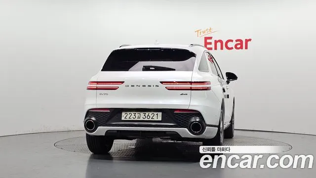 Genesis GV70 — Фото автомобиля 4