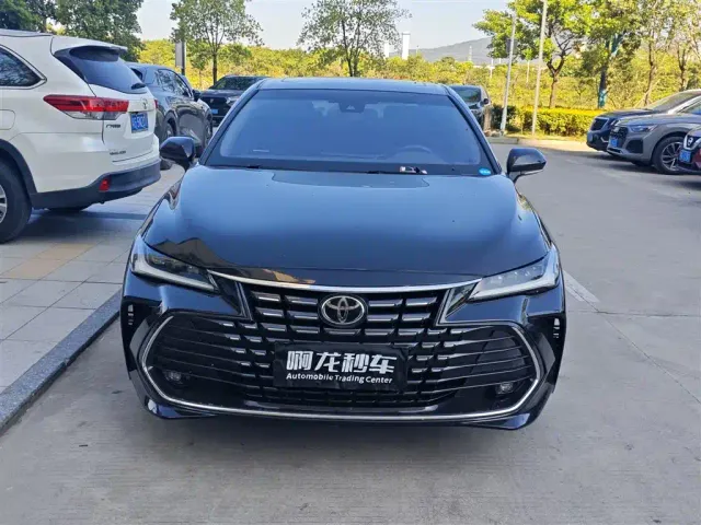 Toyota Avalon — Фото автомобиля 2