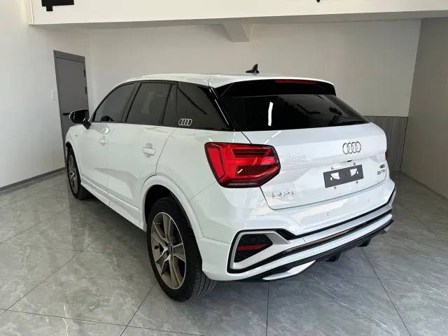 Audi Q2L — Фото автомобиля 4