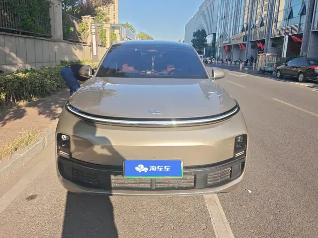 Li Auto L8 — Фото автомобиля 2