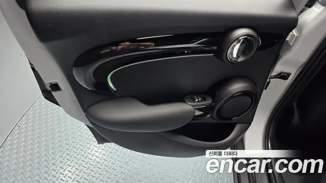 MINI Cooper — Фото автомобиля 14