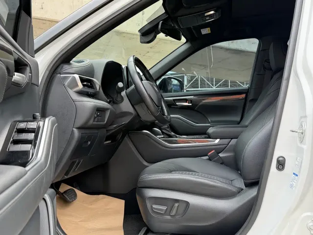 Toyota Crown Kluger — Фото автомобиля 8