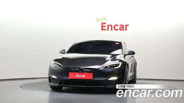 Tesla Model S — Фото автомобиля 3