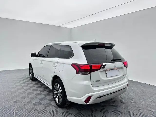 Mitsubishi Outlander — Фото автомобиля 4