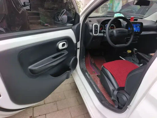 Roewe Clever — Фото автомобиля 13