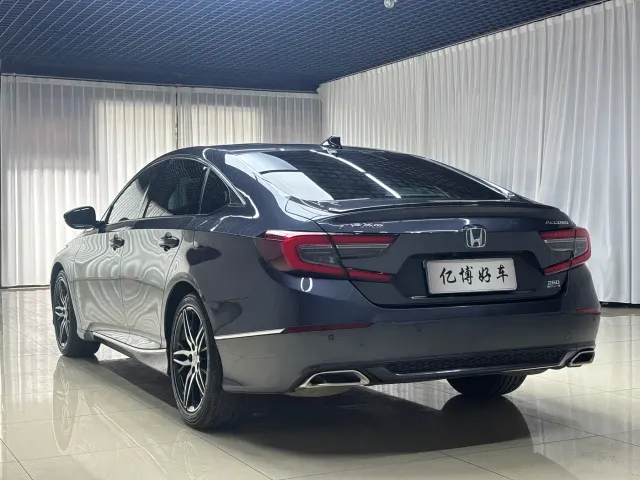 Honda Accord — Фото автомобиля 9