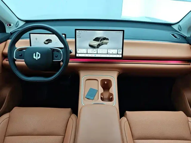 Leapmotor C10 — Фото автомобиля 12