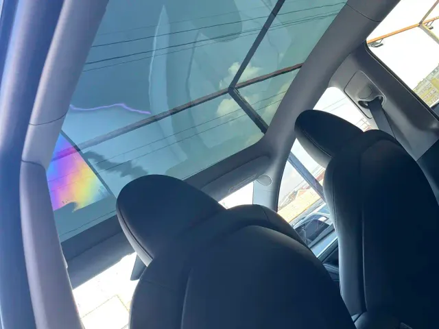 Tesla Model Y — Фото автомобиля 12