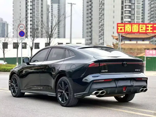 Changan UNI-V — Фото автомобиля 4