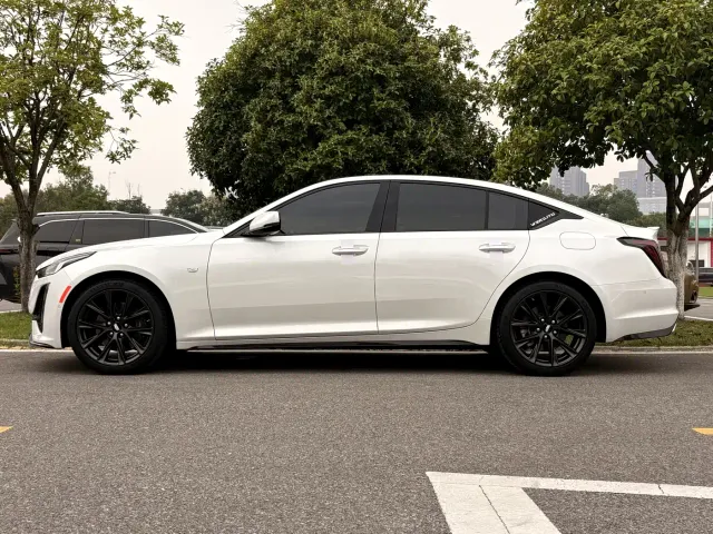 Cadillac CT5 — Фото автомобиля 3