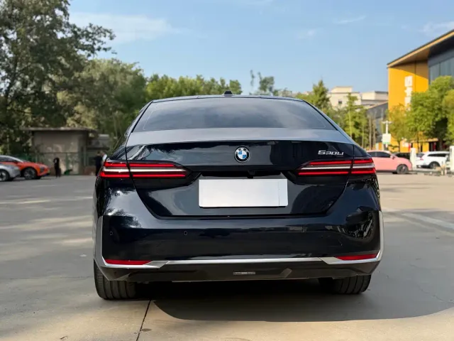 BMW 5 Series — Фото автомобиля 5