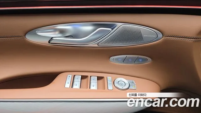 Genesis GV70 — Фото автомобиля 26