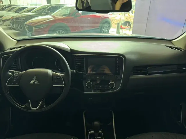 Mitsubishi Outlander — Фото автомобиля 13