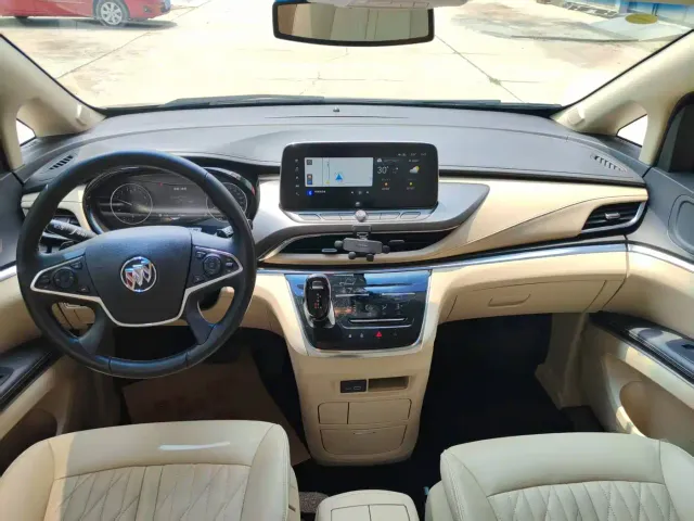 Buick GL8 — Фото автомобиля 7