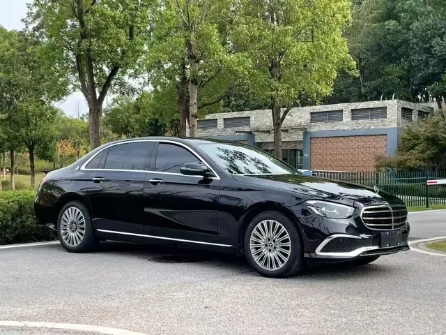 Mercedes-Benz E-Class — Фото автомобиля 9