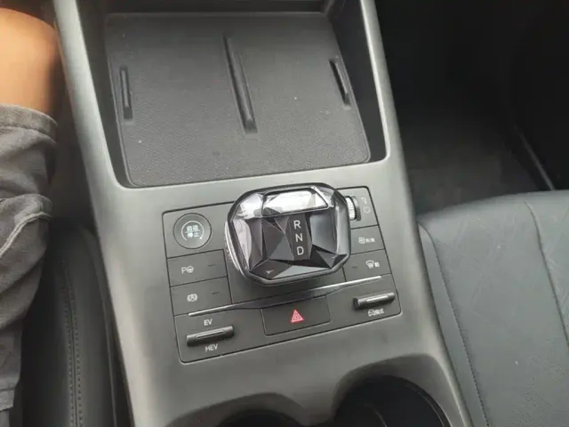 BYD Qin L — Фото автомобиля 13