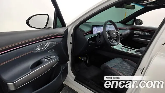 Genesis GV70 — Фото автомобиля 14