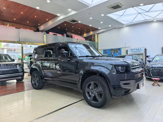 Land Rover Defender — Фото автомобиля 3