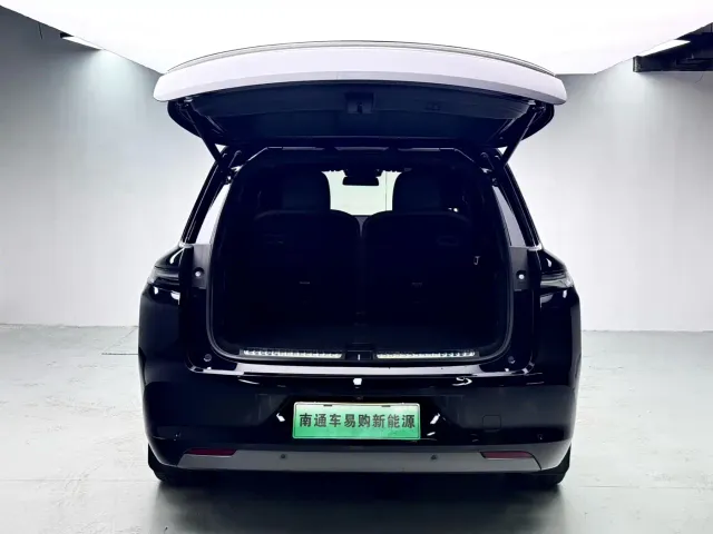 Li Auto L8 — Фото автомобиля 7