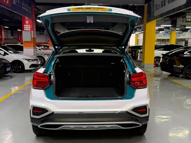 Audi Q2L — Фото автомобиля 26
