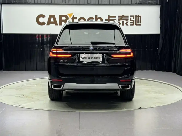 BMW X7 — Фото автомобиля 28