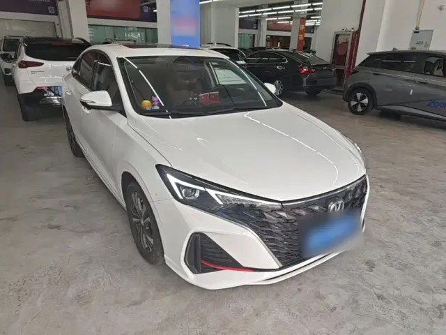 Changan Eado — Фото автомобиля 3