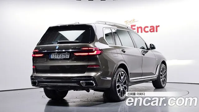 BMW X7 — Фото автомобиля 2