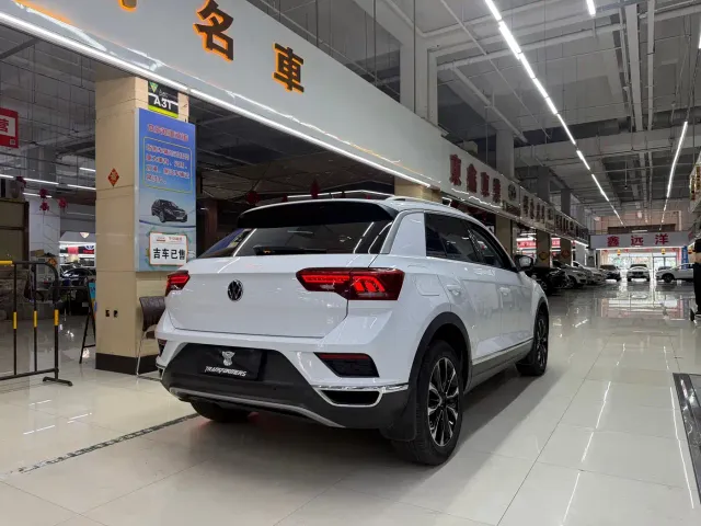 Volkswagen T-Roc — Фото автомобиля 5