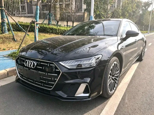Фотография автомобиля — Audi A7L