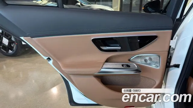 Mercedes-Benz E-Class — Фото автомобиля 17