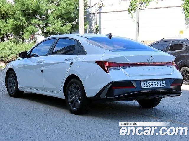 Hyundai Avante CN7 — Фото автомобиля 3