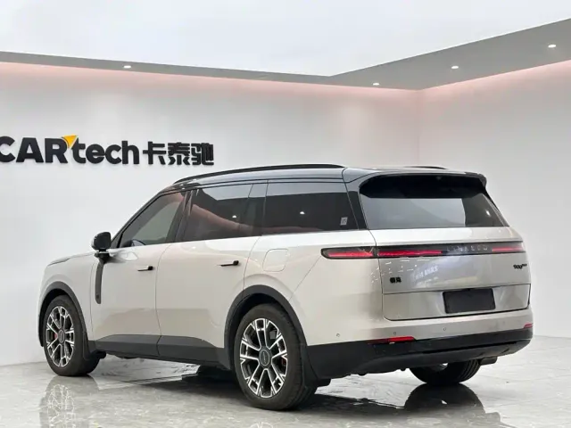 Lynk & Co 900 — Фото автомобиля 3