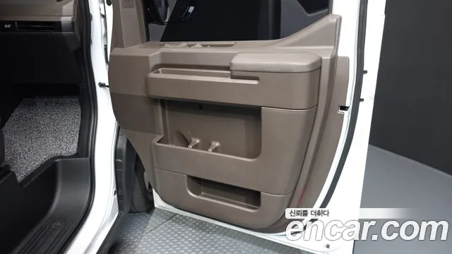 Kia PV5 — Фото автомобиля 14