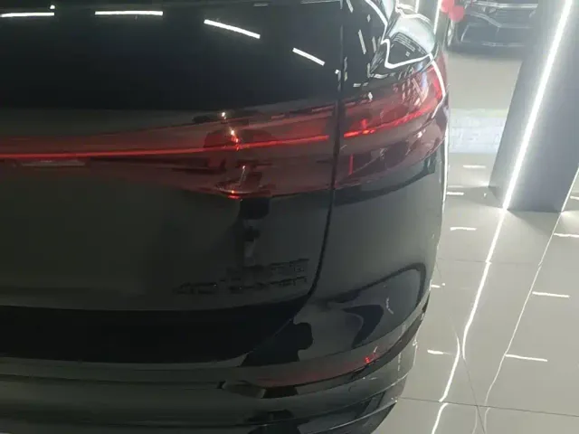Audi Q5 e-tron — Фото автомобиля 7